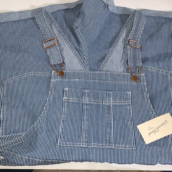 (L)- Universal Thread Women's Railroad Striped Side Button Short Denim Overalls - Picture 3 of 10